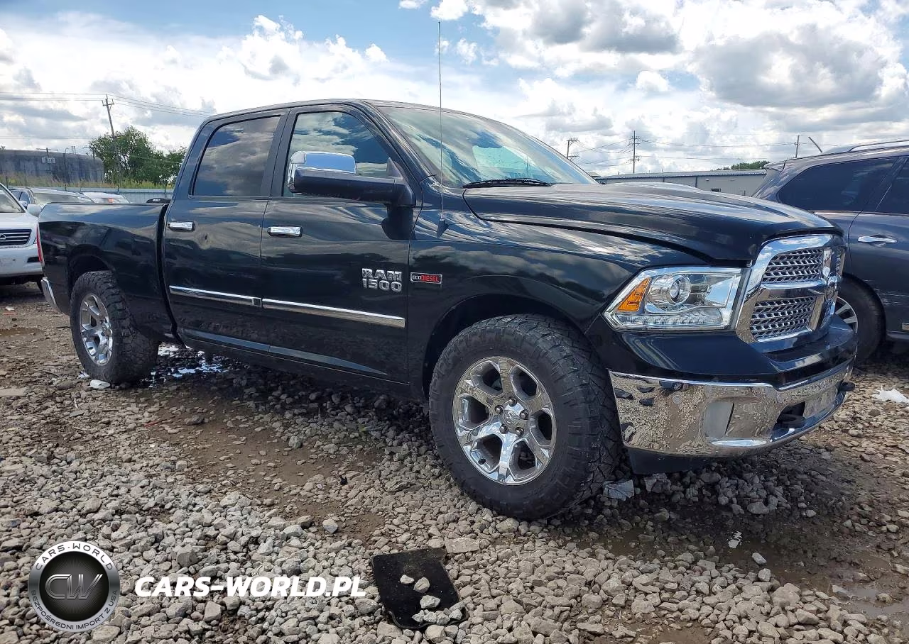 2015 Ram 1500 Laramie VIN:1C6RR7VM4FS727762 - 4