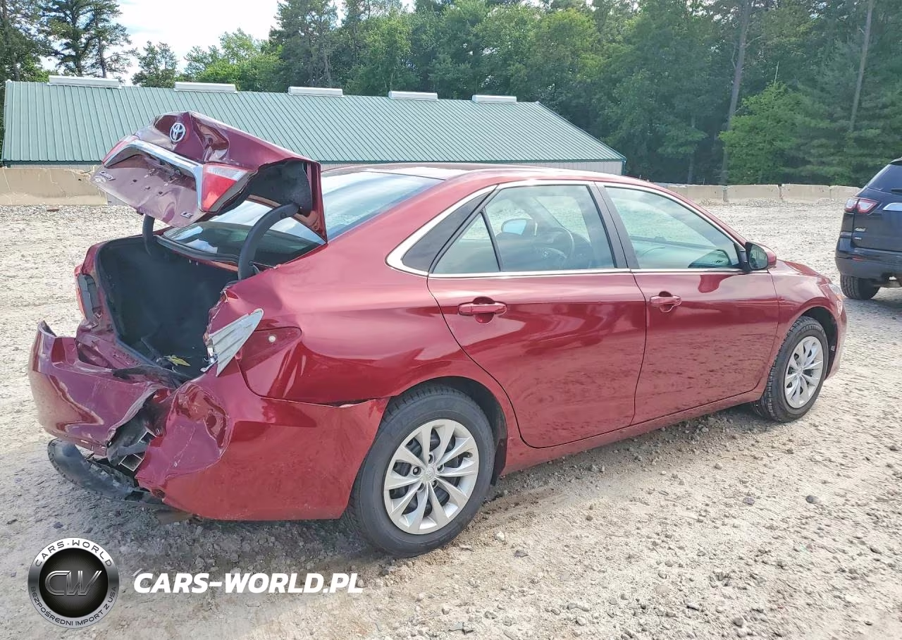 2016 Toyota Camry Le VIN:4T1BF1FK1GU532586 - 3