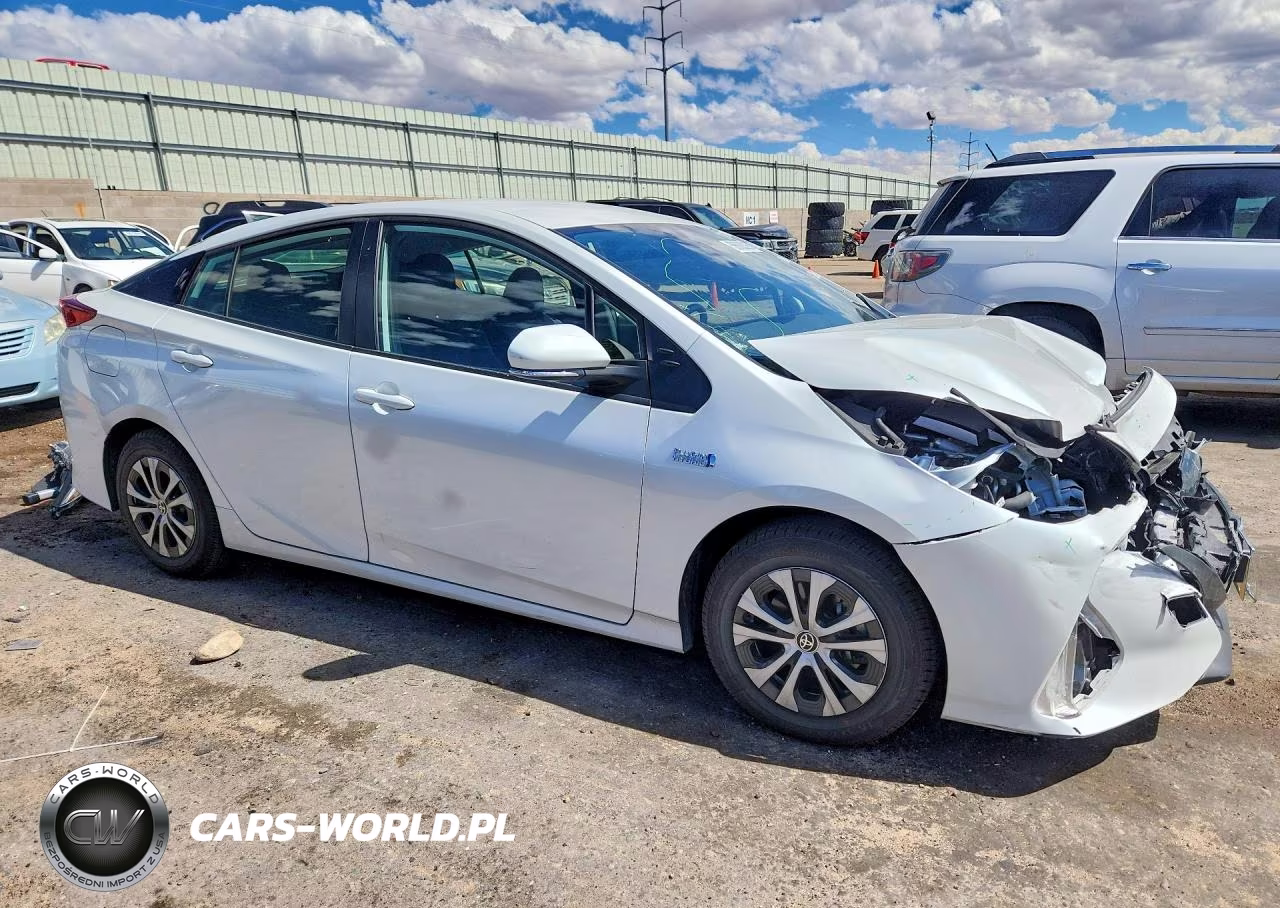 2021 Toyota Prius Prime Le VIN:JTDKAMFP5M3192618 - 4