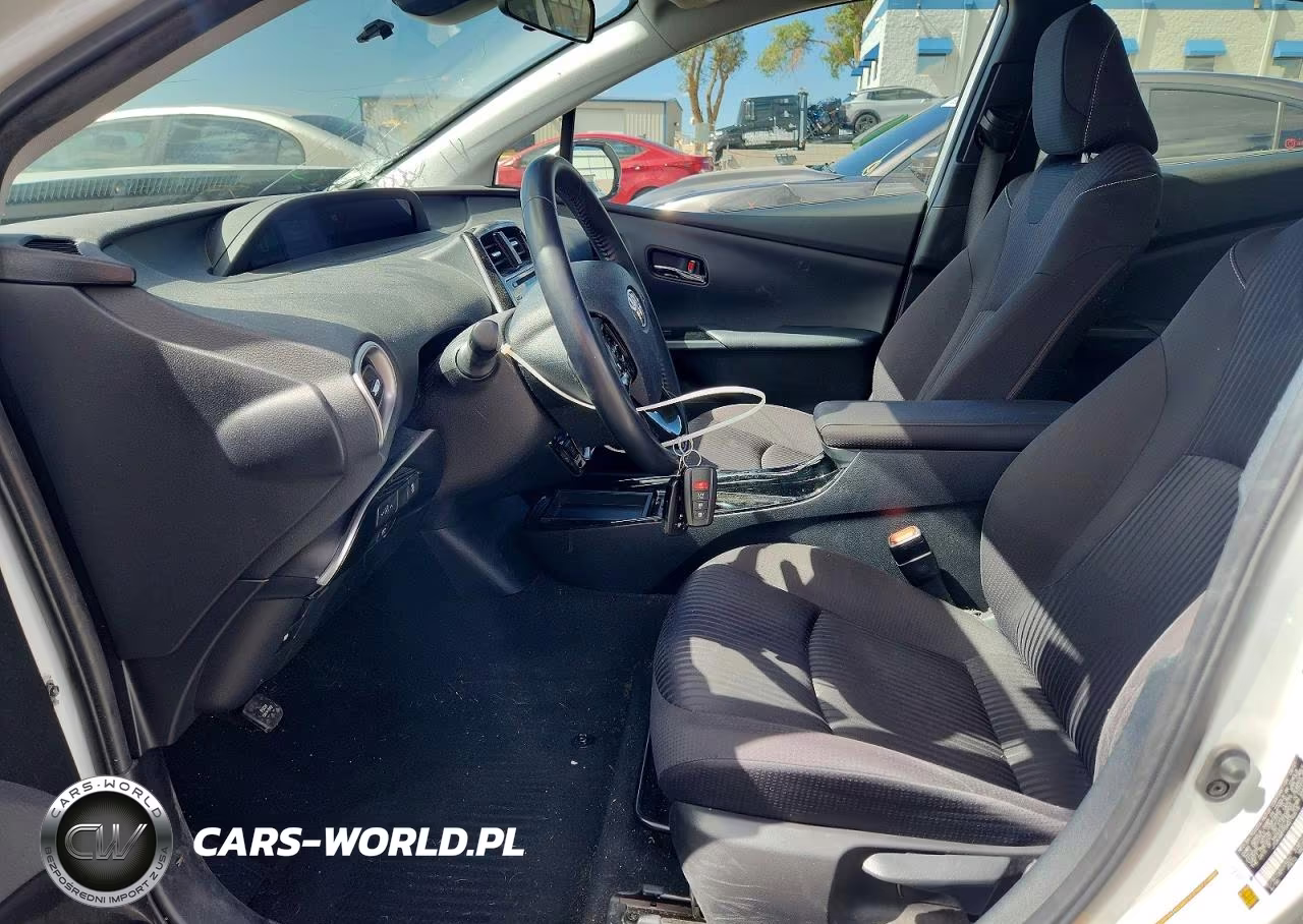 2021 Toyota Prius Prime Le VIN:JTDKAMFP5M3192618 - 7