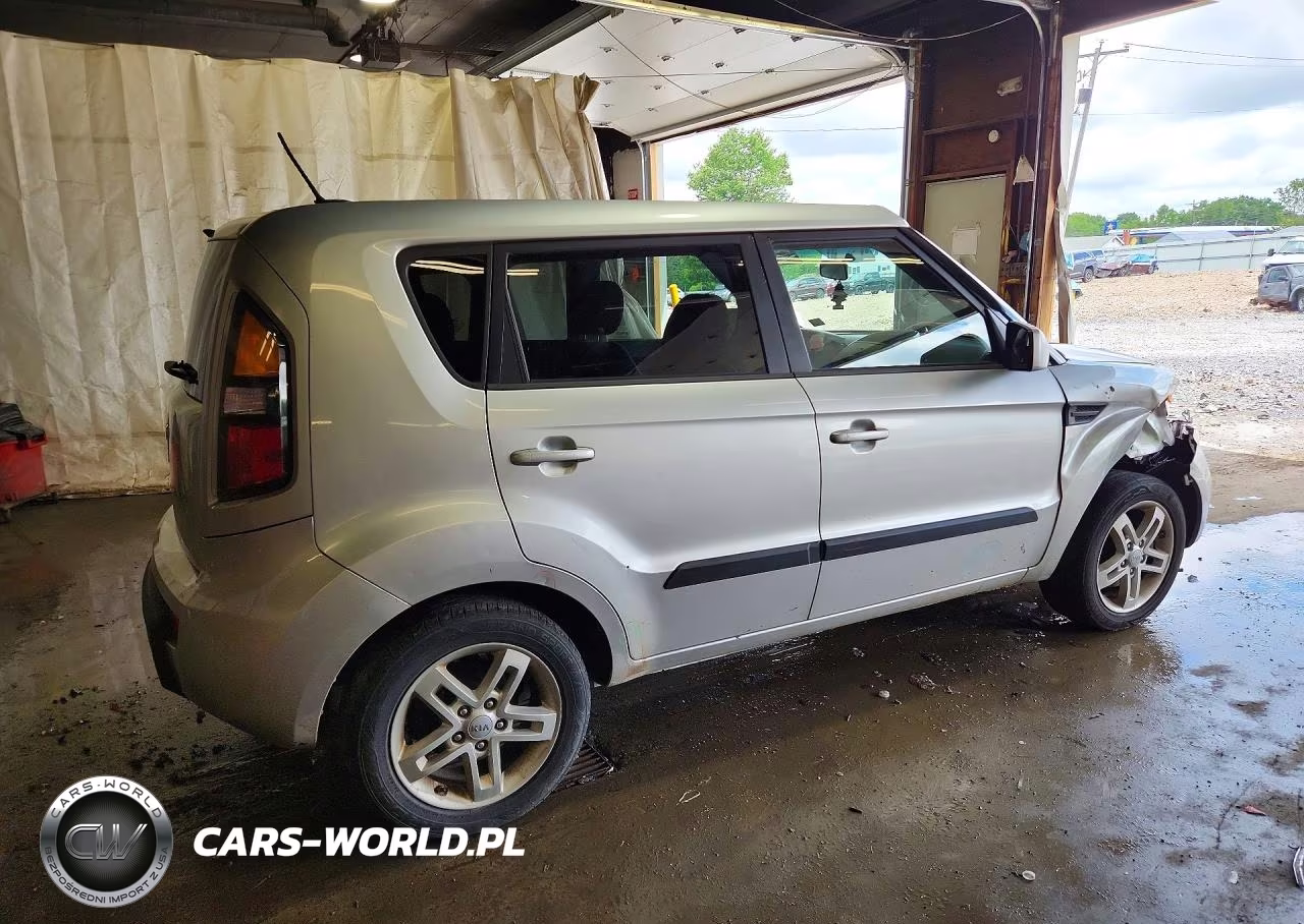 2011 Kia Soul VIN:KNDJT2A29B7345061 - 3