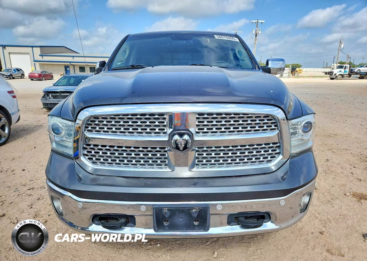 2018 Ram 1500 Laramie VIN:1C6RR7NMXJS293162 - 5