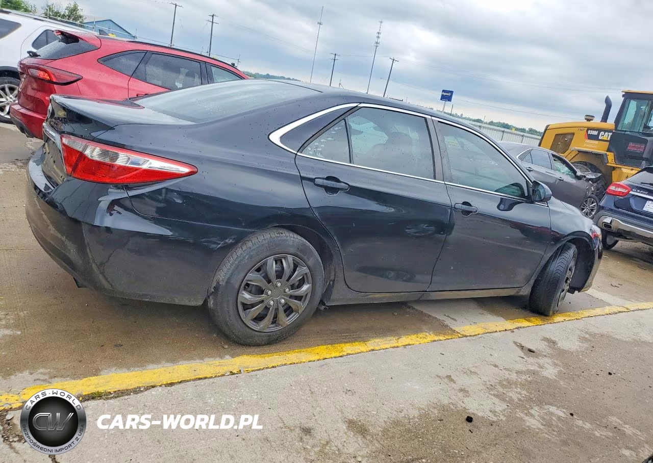 2015 Toyota Camry Le VIN:4T4BF1FK5FR474650 - 3