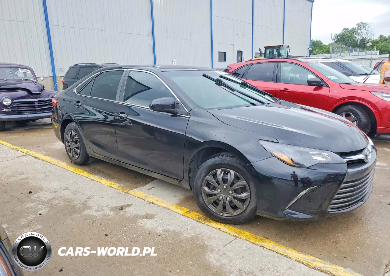 2015 Toyota Camry Le VIN:4T4BF1FK5FR474650 - 4