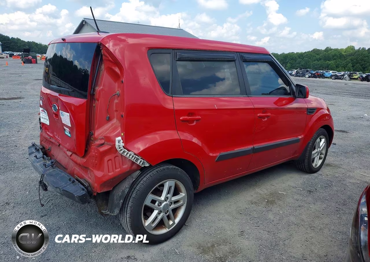 2011 Kia Soul + VIN:KNDJT2A29B7328566 - 3