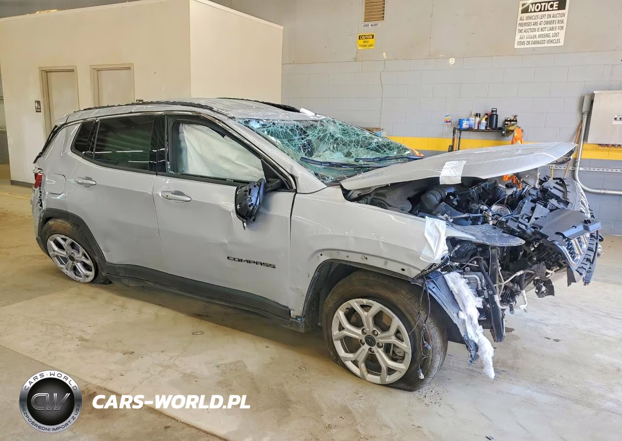2025 Jeep Compass Latitude VIN:3C4NJDBN9ST597805 - 4