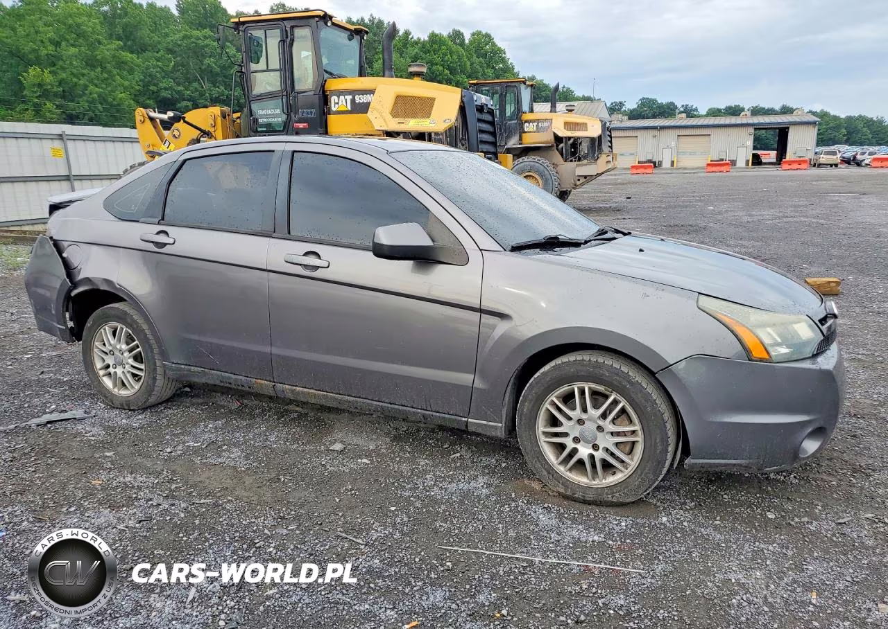 2010 Ford Focus Ses VIN:1FAHP3GN7AW284992 - 4