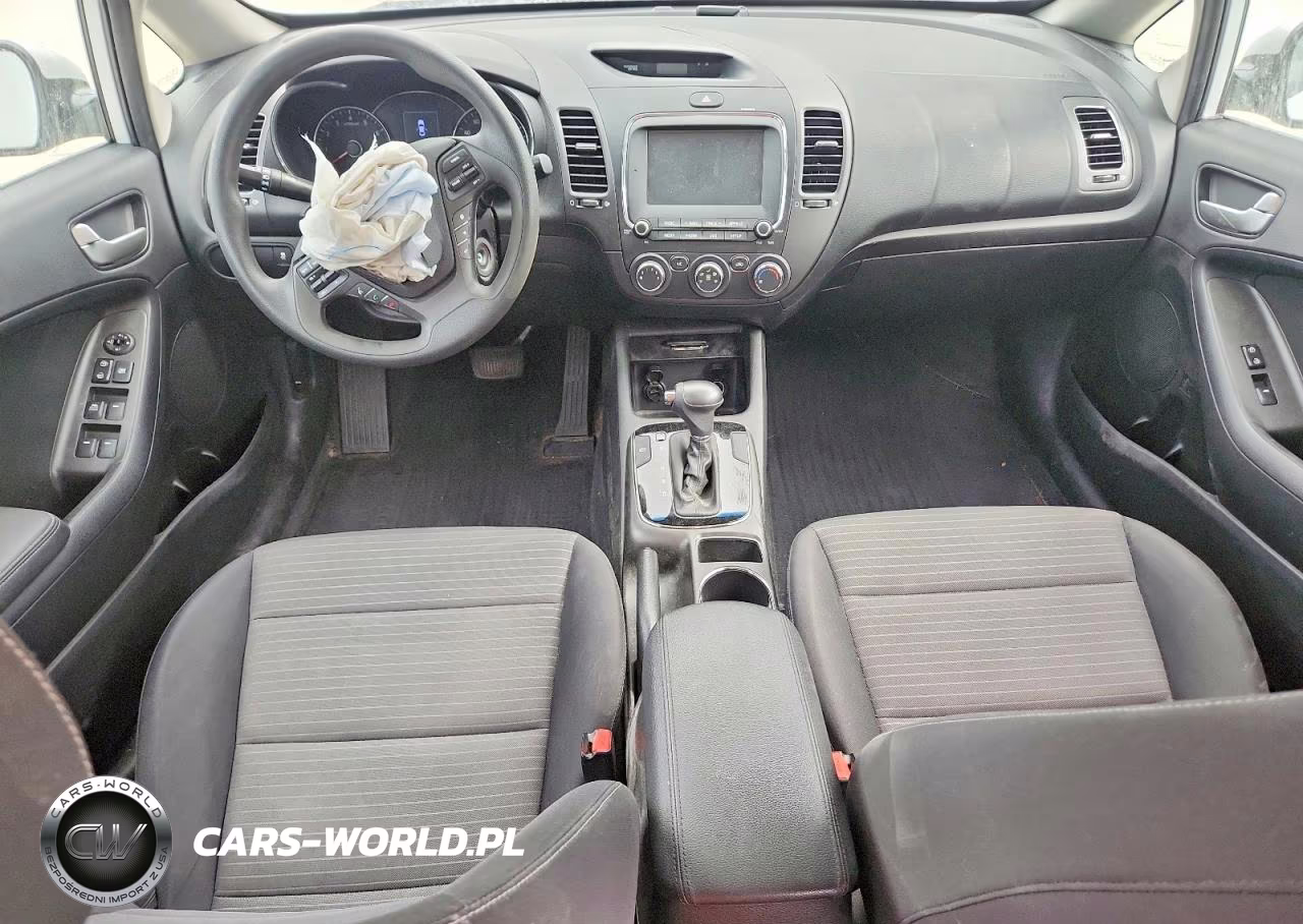 2018 Kia Forte Lx VIN:3KPFL4A7XJE256501 - 8