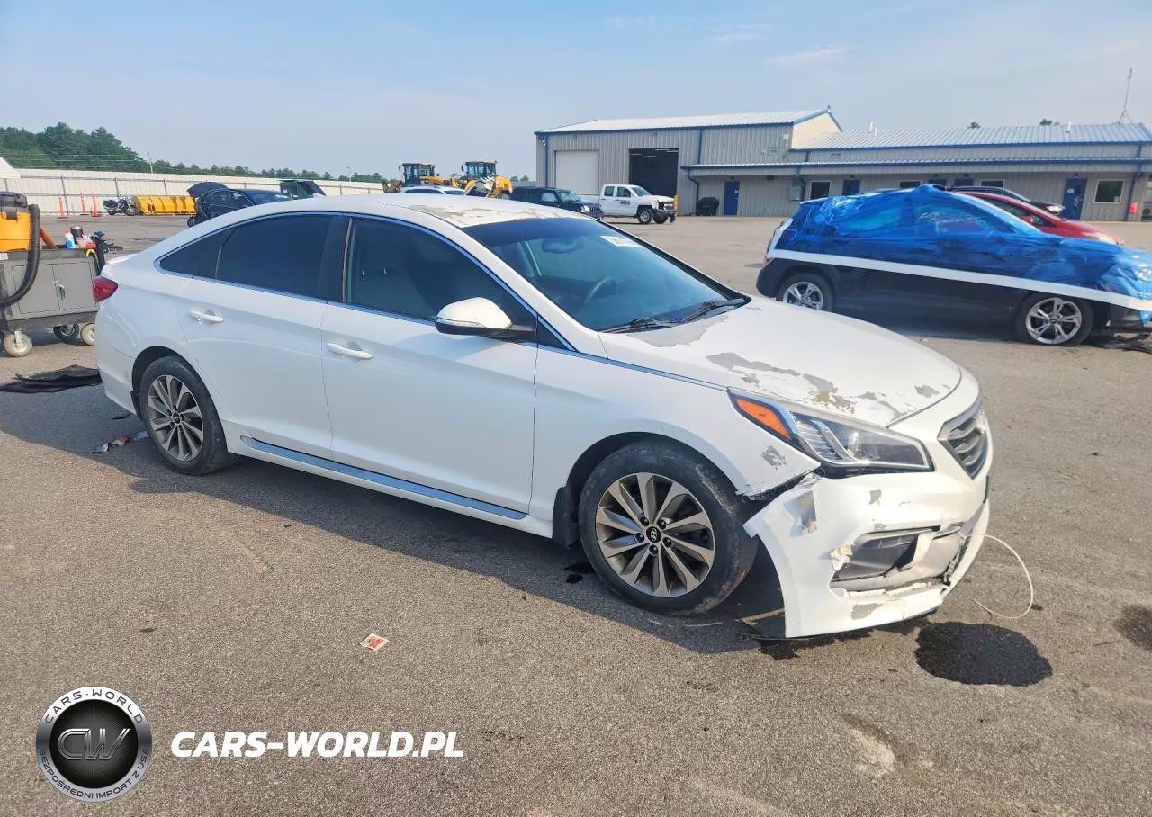 2015 Hyundai Sonata Sport VIN:5NPE34AF0FH219415 - 4