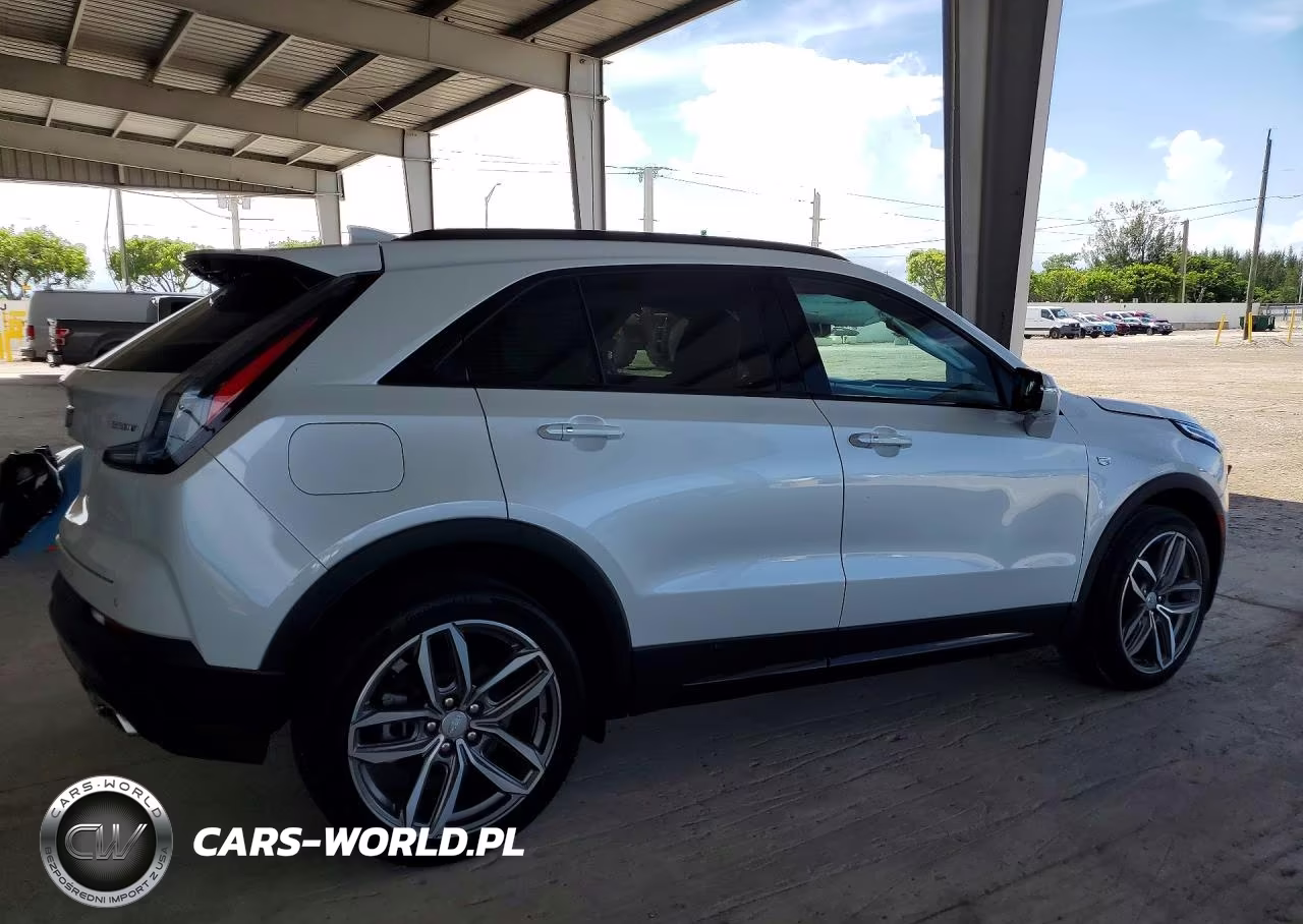 2023 Cadillac Xt4 Sport VIN:1GYFZER4XPF101745 - 3