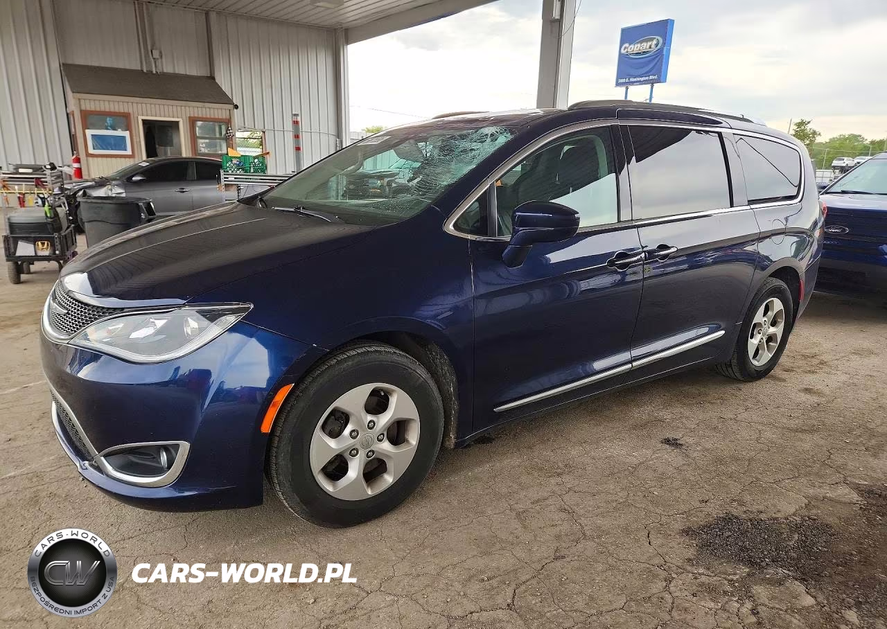 2017 Chrysler Pacifica Touring L Plus