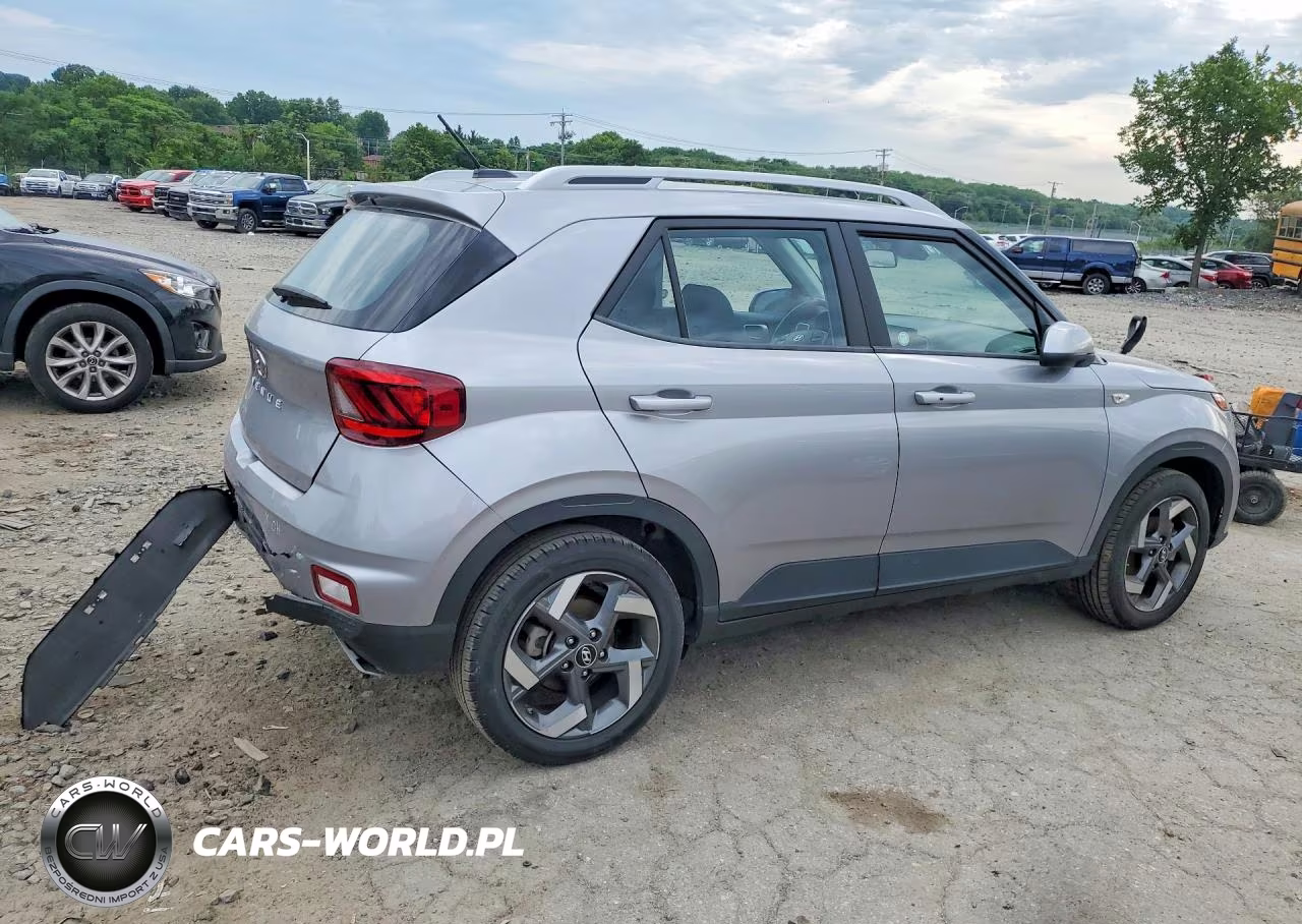 2025 Hyundai Venue Sel VIN:KMHRC8A33SU391674 - 3