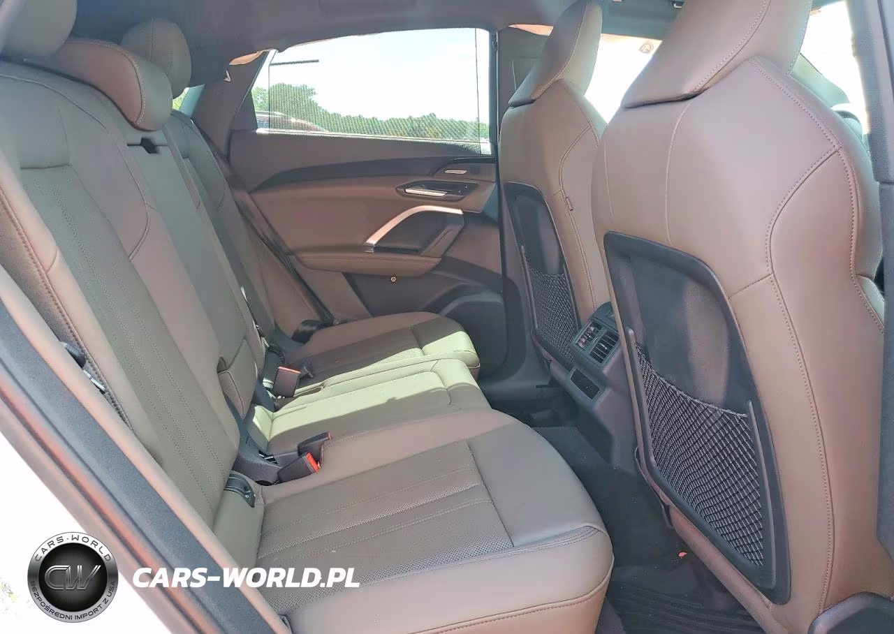 2025 Audi Q5 Sportback Premium Plus VIN:WA1EAAGU6S2119786 - 11