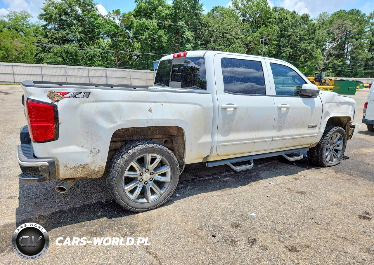 2018 Chevrolet Silverado K1500 Lt VIN:3GCUKREH1JG418692 - 3