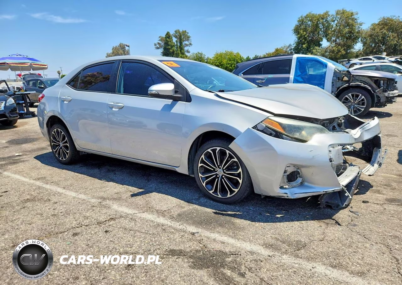 2015 Toyota Corolla S Plus VIN:2T1BURHE3FC420934 - 4