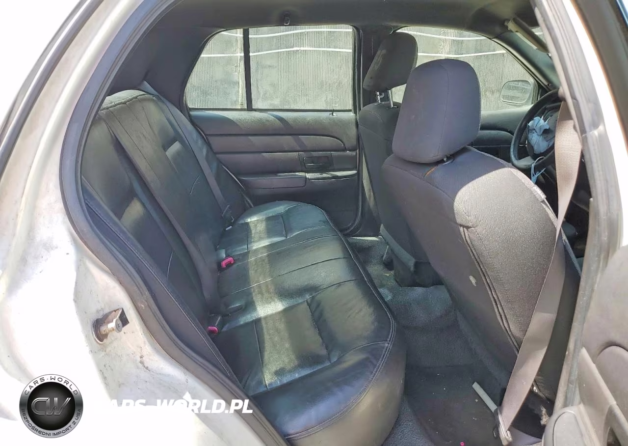 2009 Ford Crown Victoria VIN:2FAHP71V69X116647 - 10