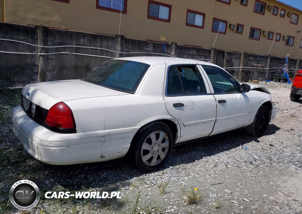2009 Ford Crown Victoria VIN:2FAHP71V69X116647 - 3