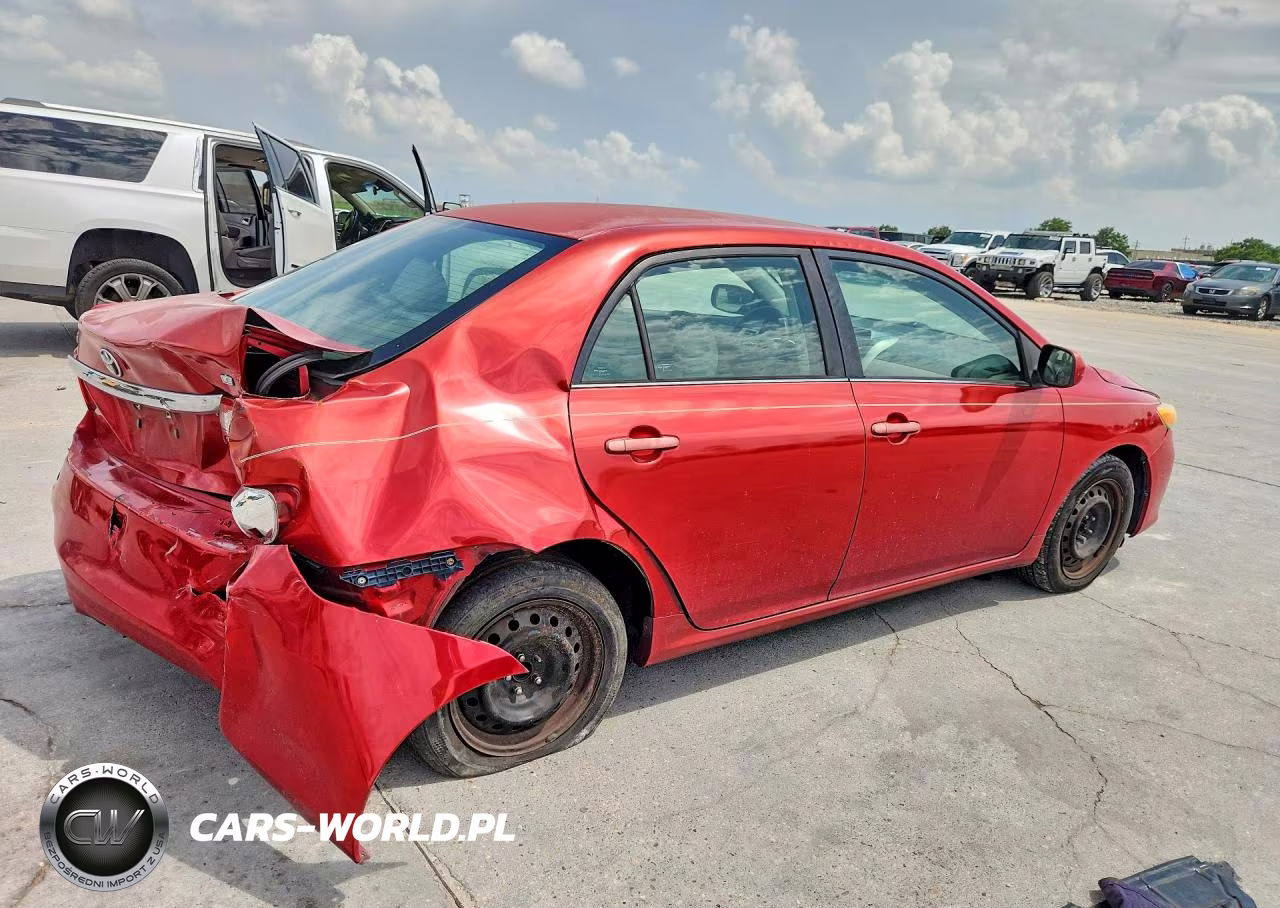 2013 Toyota Corolla Le VIN:5YFBU4EE0DP128484 - 3