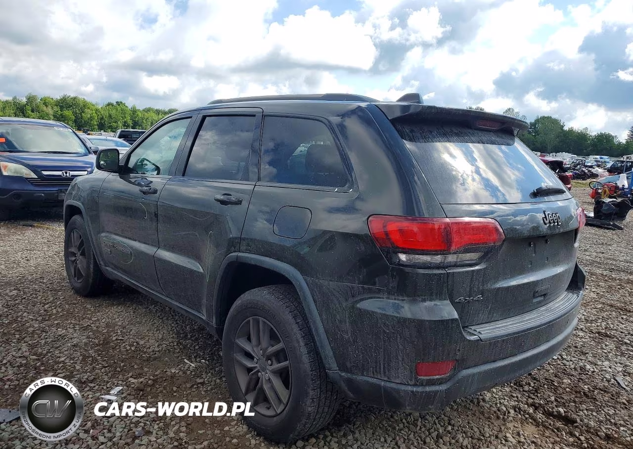 2017 Jeep Grand Cherokee Laredo VIN:1C4RJFAG8HC670523 - 2