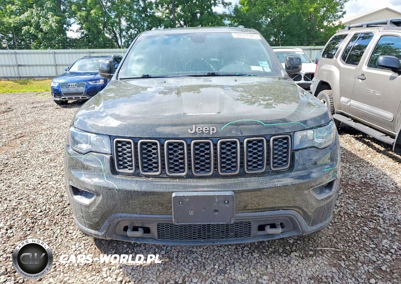 2017 Jeep Grand Cherokee Laredo VIN:1C4RJFAG8HC670523 - 5