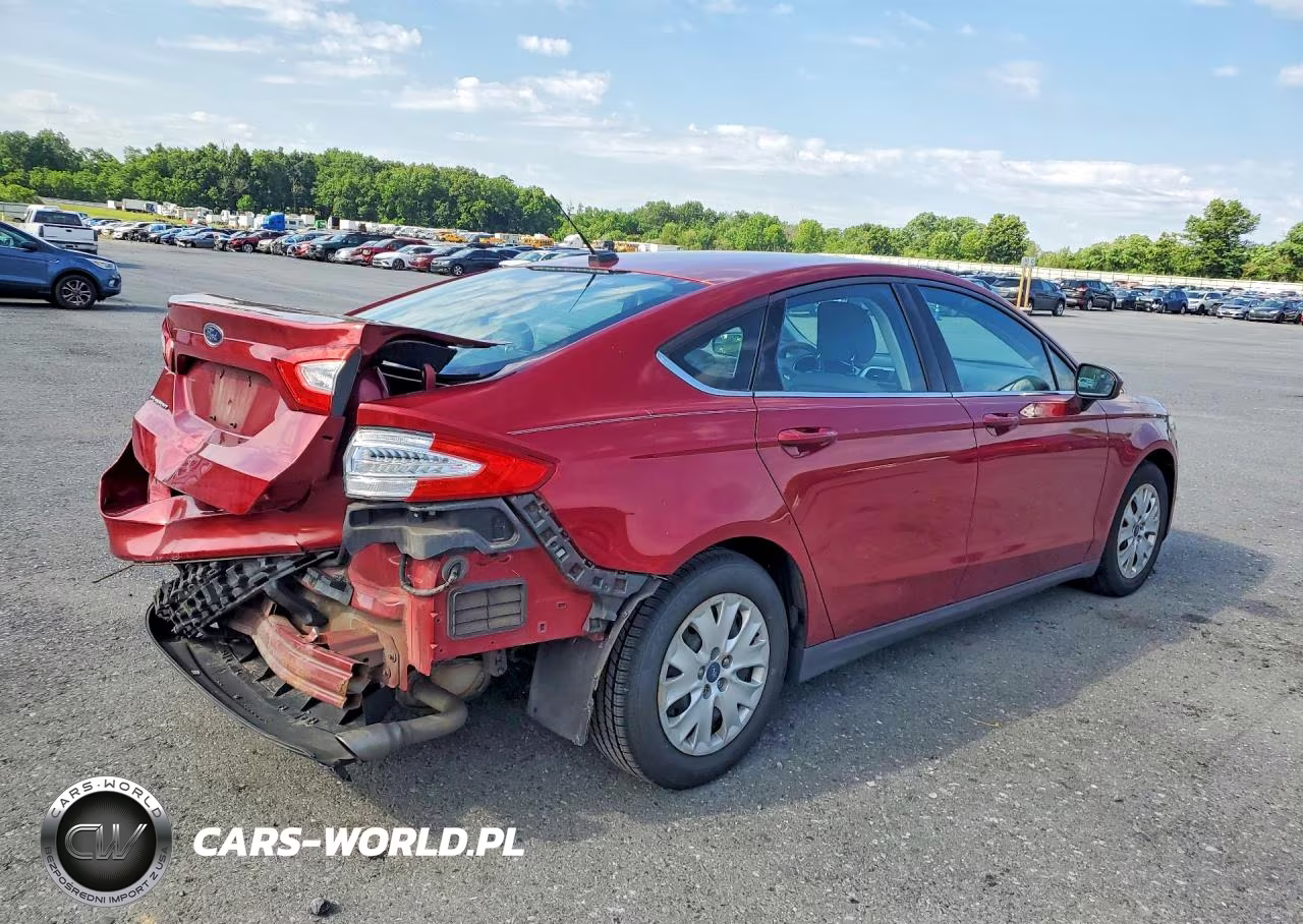 2013 Ford Fusion S VIN:3FA6P0G7XDR266033 - 3