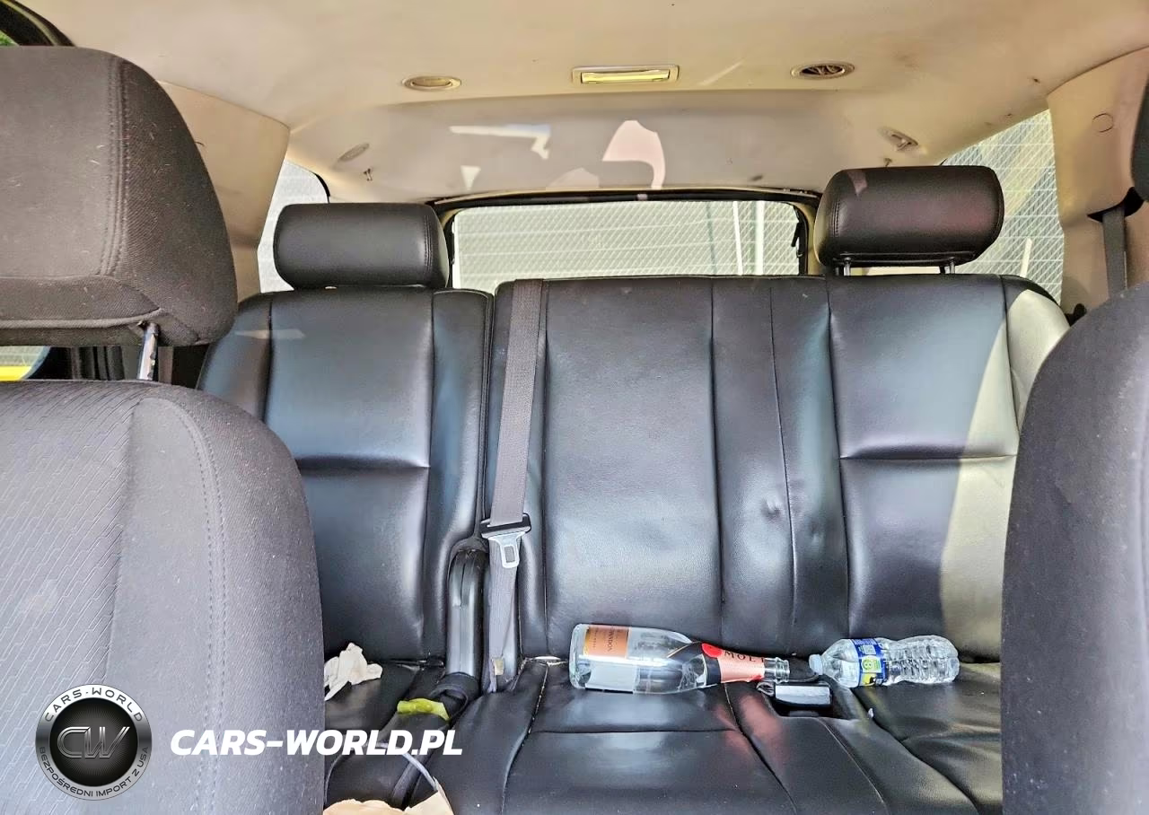 2010 Chevrolet Tahoe C1500 Ls VIN:1GNMCAE09AR238831 - 10