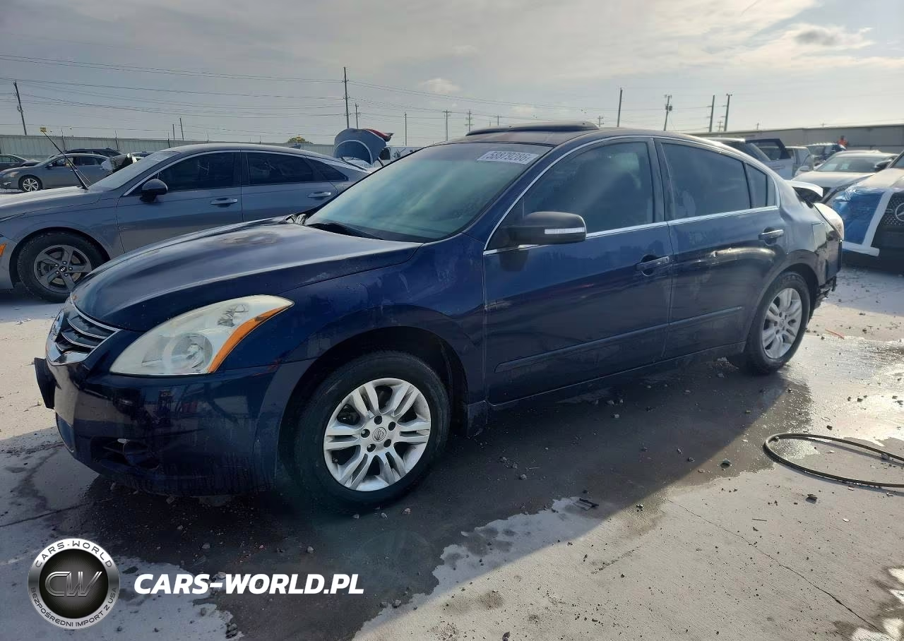 2010 Nissan Altima Base – zdjęcie 1 z 13