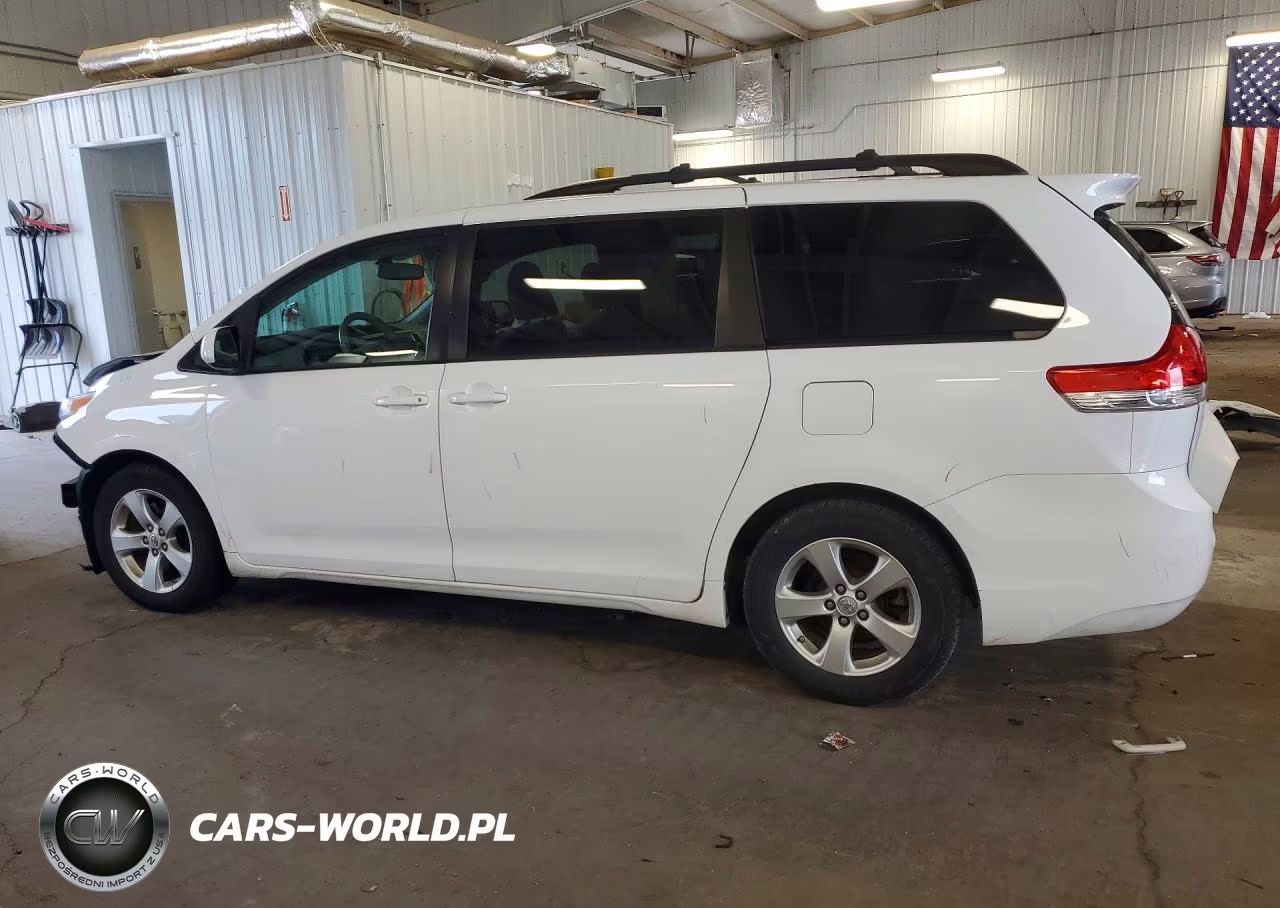 2013 Toyota Sienna Le VIN:5TDKK3DC2DS382642 - 2