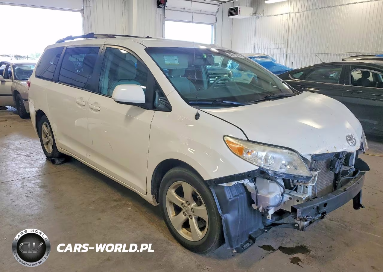 2013 Toyota Sienna Le VIN:5TDKK3DC2DS382642 - 4