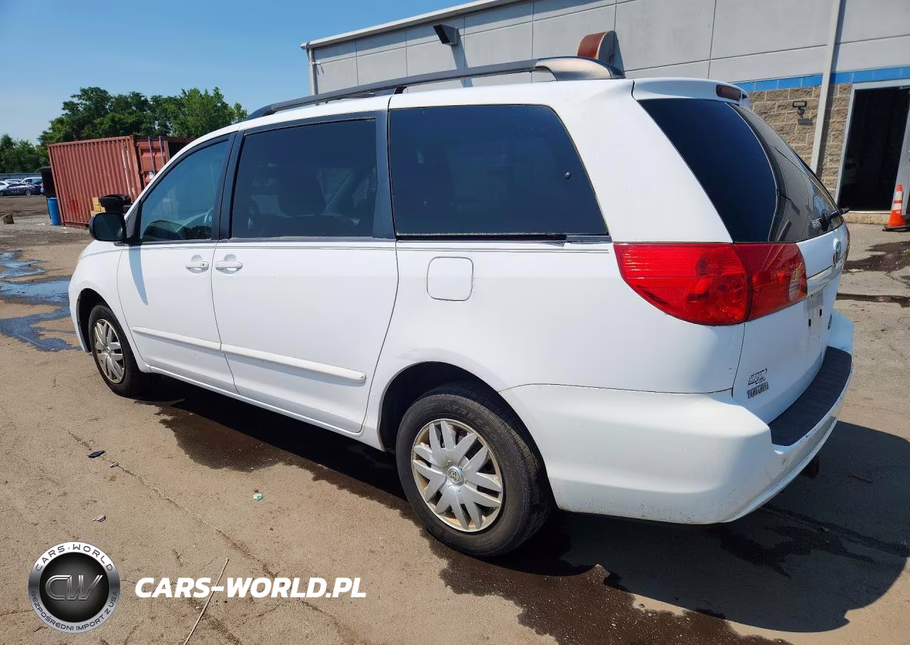 2010 Toyota Sienna Le 8-Passenger VIN:5TDKK4CC2AS298873 - 2