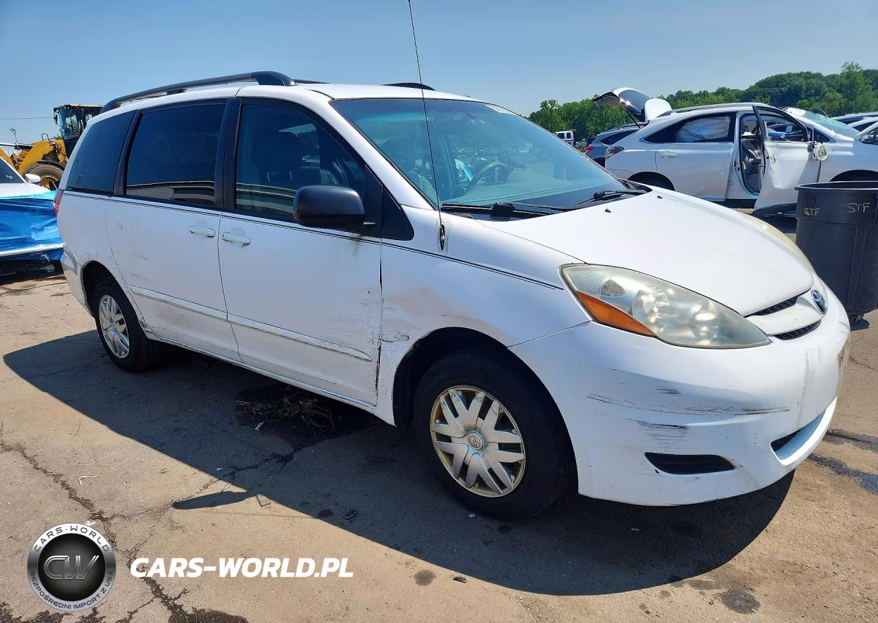 2010 Toyota Sienna Le 8-Passenger VIN:5TDKK4CC2AS298873 - 4