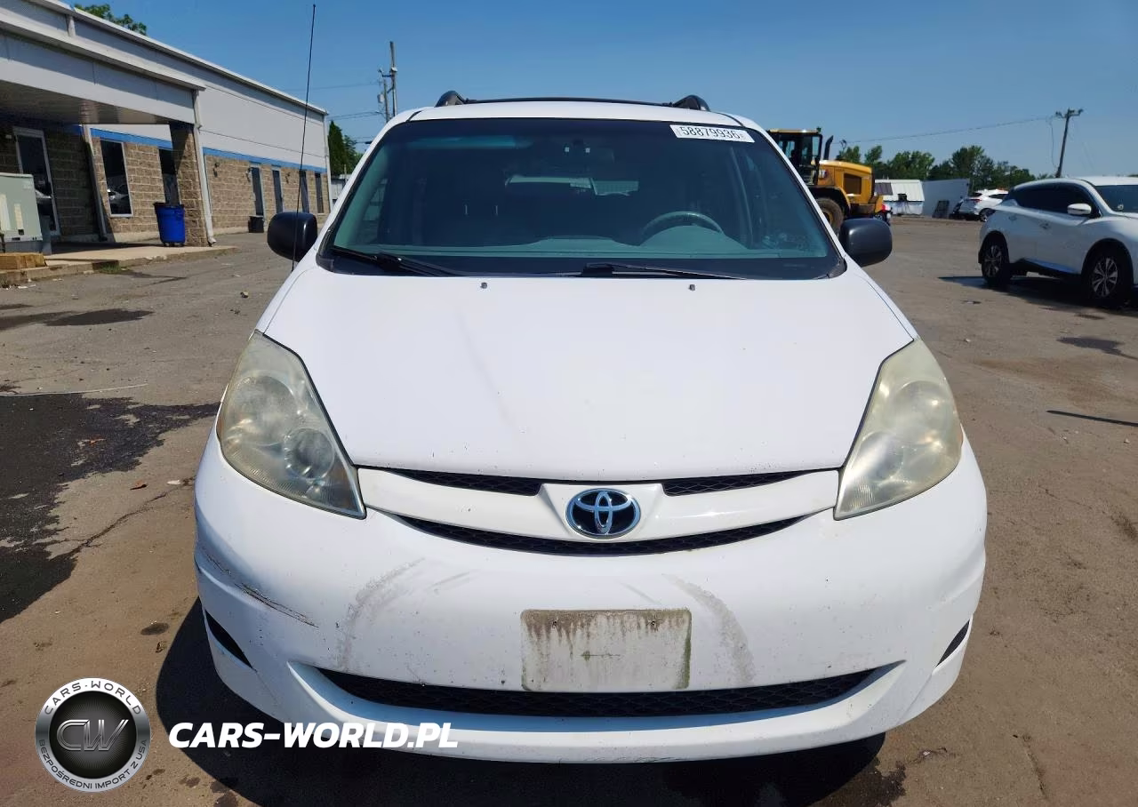 2010 Toyota Sienna Le 8-Passenger VIN:5TDKK4CC2AS298873 - 5
