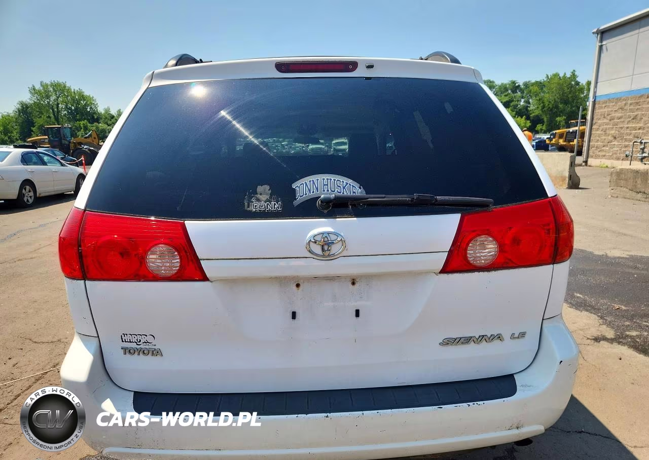 2010 Toyota Sienna Le 8-Passenger VIN:5TDKK4CC2AS298873 - 6