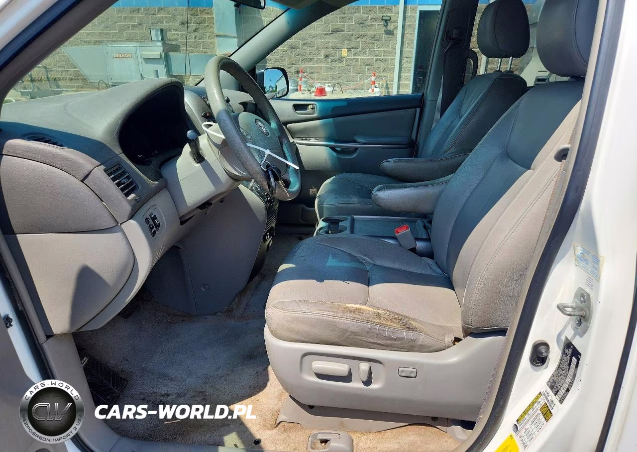 2010 Toyota Sienna Le 8-Passenger VIN:5TDKK4CC2AS298873 - 7