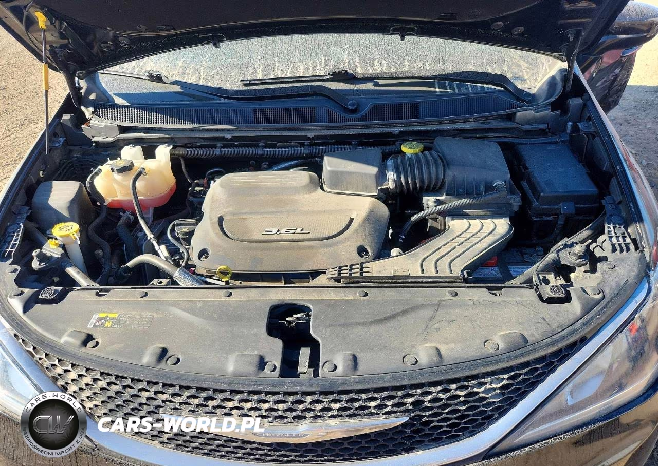 2017 Chrysler Pacifica Touring L Plus VIN:2C4RC1EG8HR533404 - 12