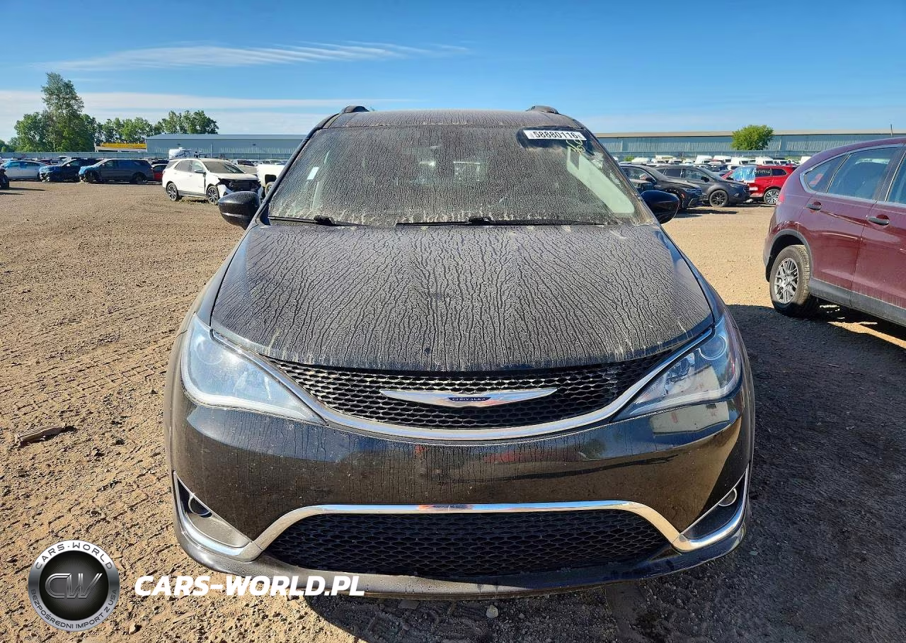 2017 Chrysler Pacifica Touring L Plus VIN:2C4RC1EG8HR533404 - 5