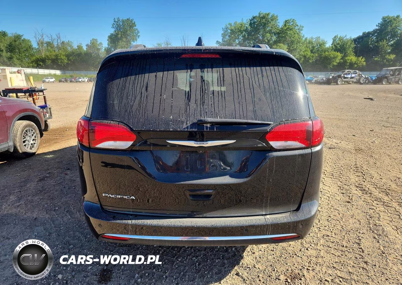 2017 Chrysler Pacifica Touring L Plus VIN:2C4RC1EG8HR533404 - 6