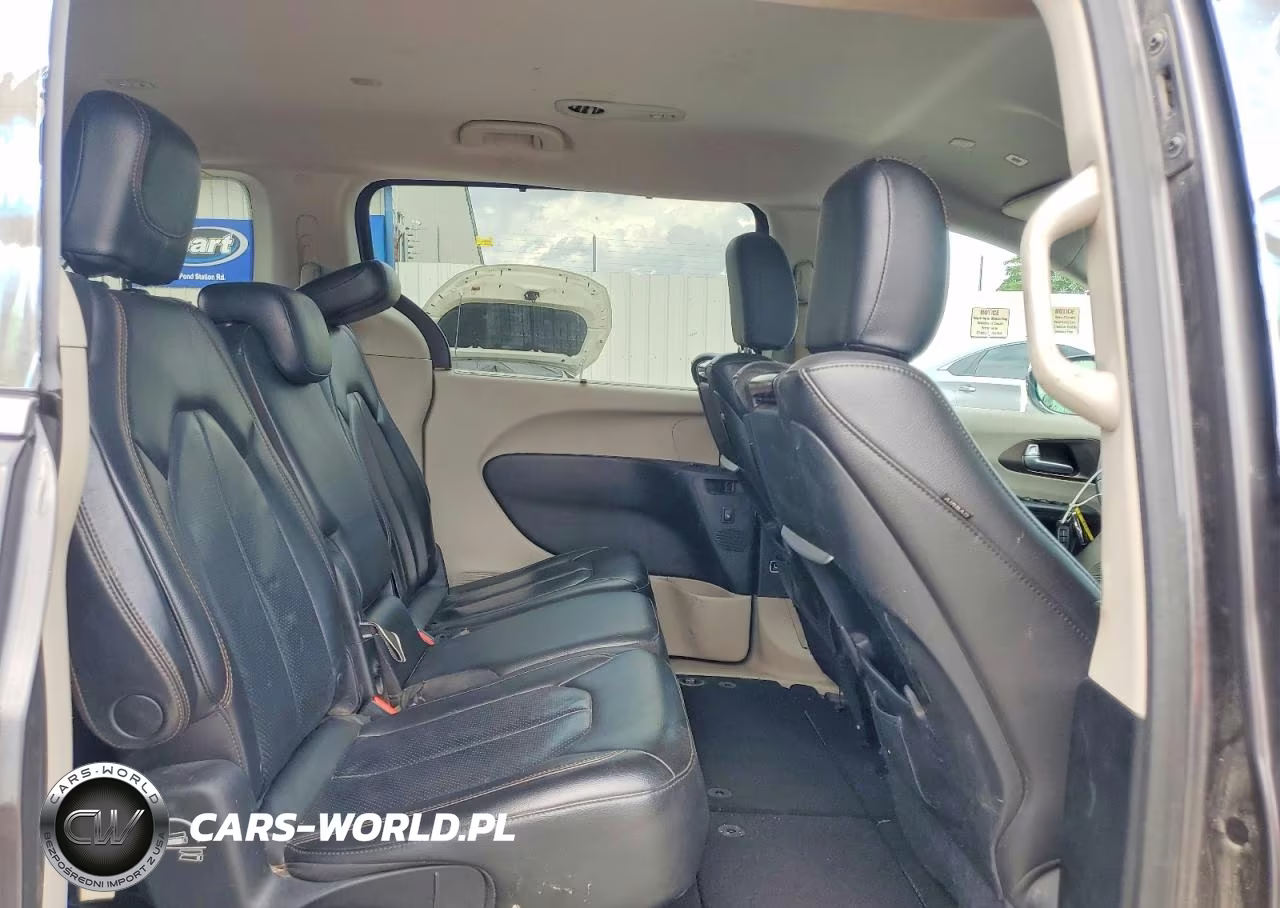 2018 Chrysler Pacifica Touring L Plus VIN:2C4RC1EGXJR260861 - 11