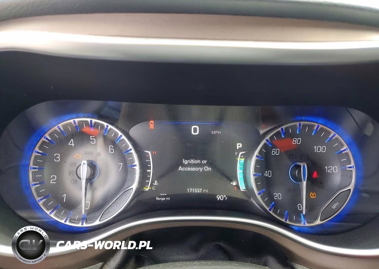 2018 Chrysler Pacifica Touring L Plus VIN:2C4RC1EGXJR260861 - 9