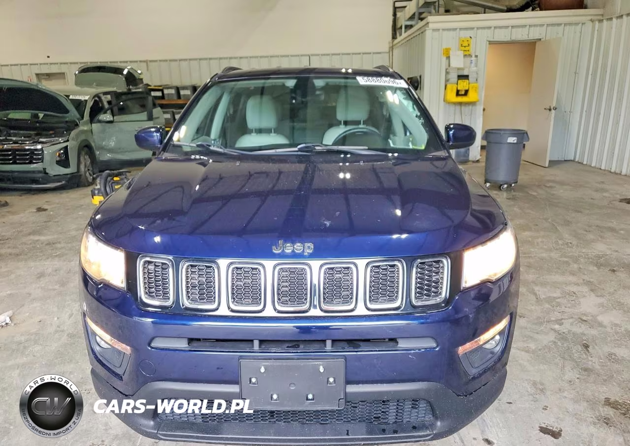 2018 Jeep Compass Latitude VIN:3C4NJDBB0JT315703 - 5