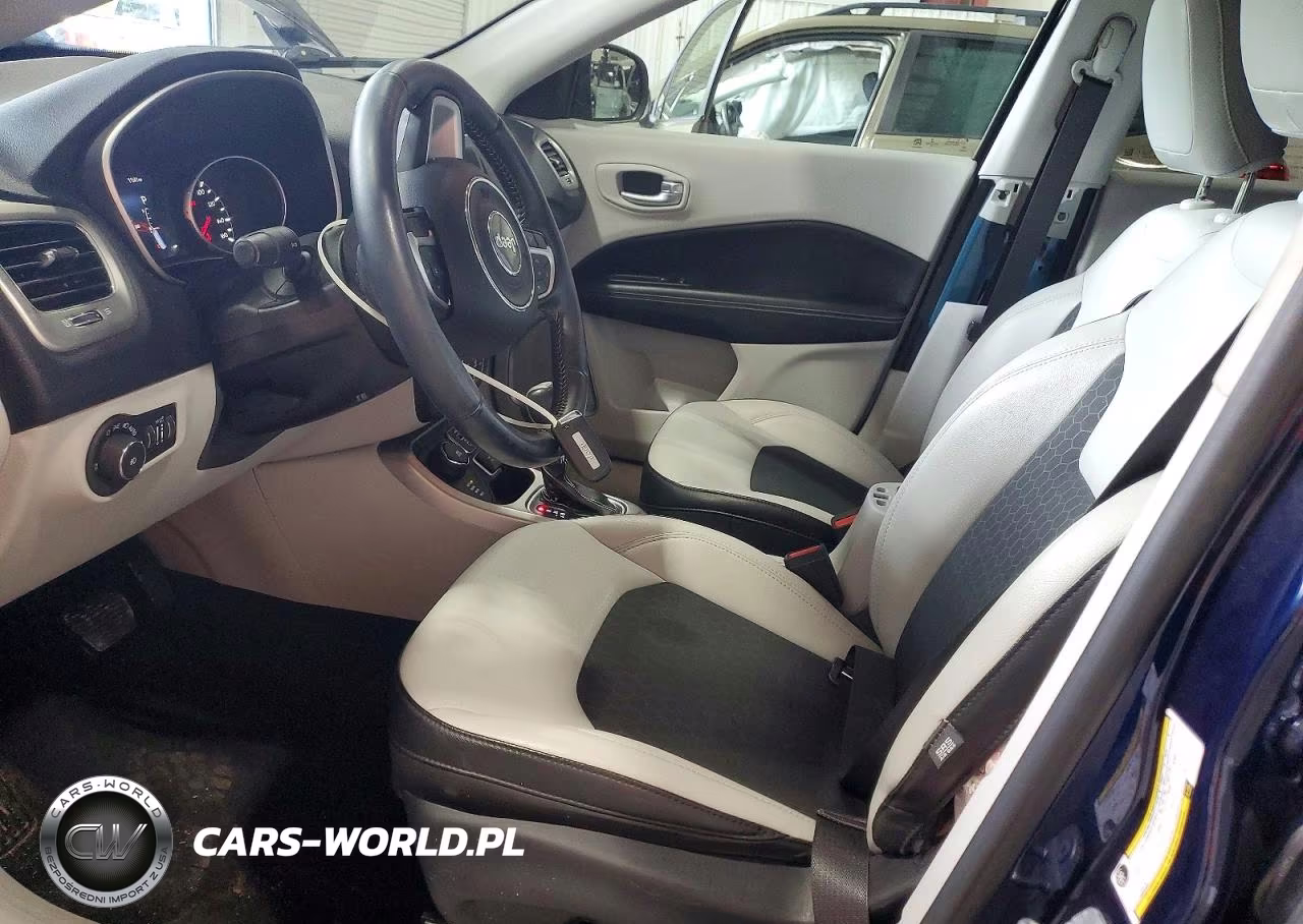 2018 Jeep Compass Latitude VIN:3C4NJDBB0JT315703 - 7