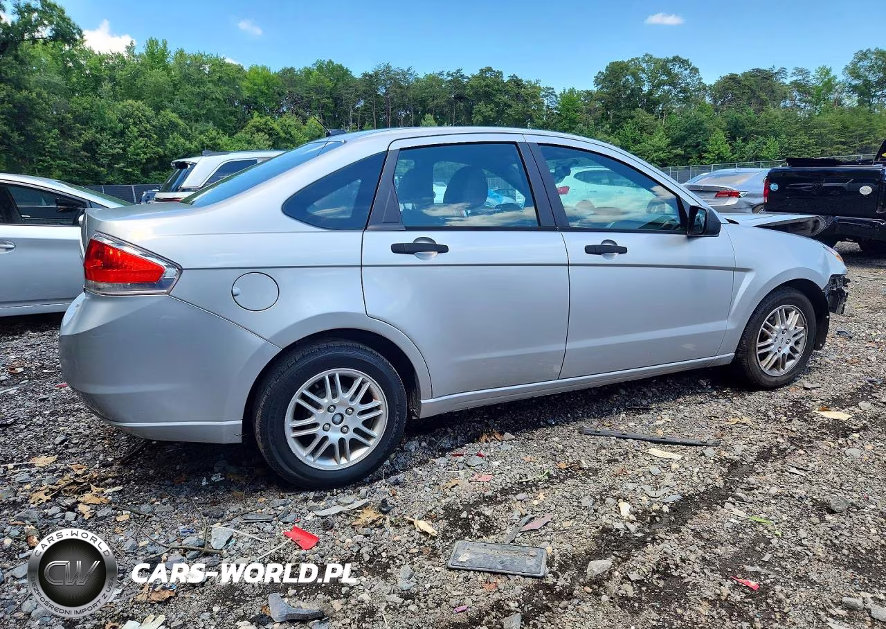 2010 Ford Focus Se VIN:1FAHP3FNXAW286298 - 3
