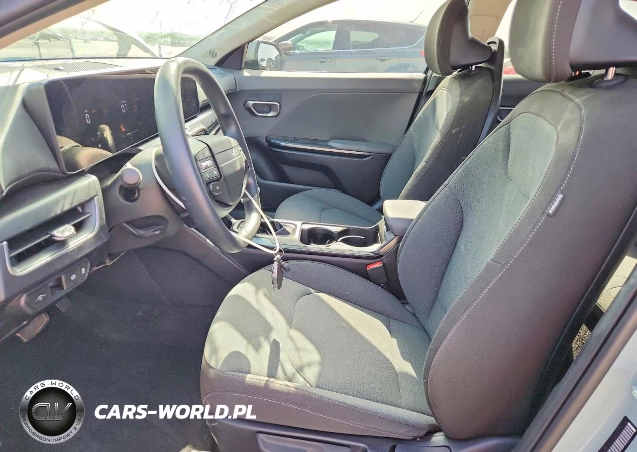 2025 Kia K4 Lxs VIN:3KPFT4DE3SE212674 - 7