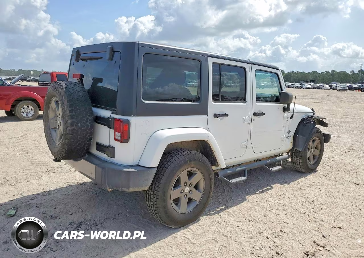 2015 Jeep Wrangler Unlimited Sport VIN:1C4BJWDG1FL603479 - 3