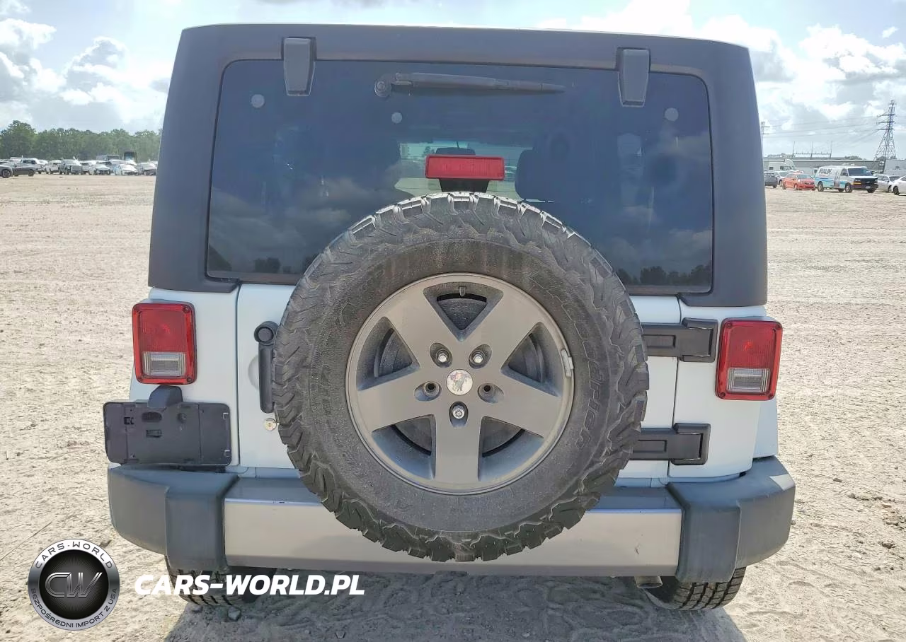 2015 Jeep Wrangler Unlimited Sport VIN:1C4BJWDG1FL603479 - 6