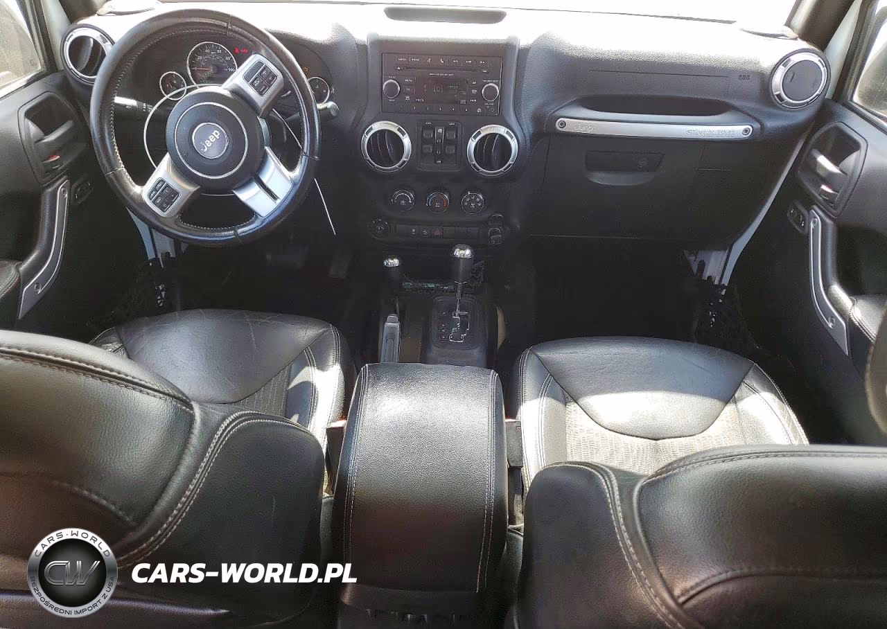 2015 Jeep Wrangler Unlimited Sport VIN:1C4BJWDG1FL603479 - 8
