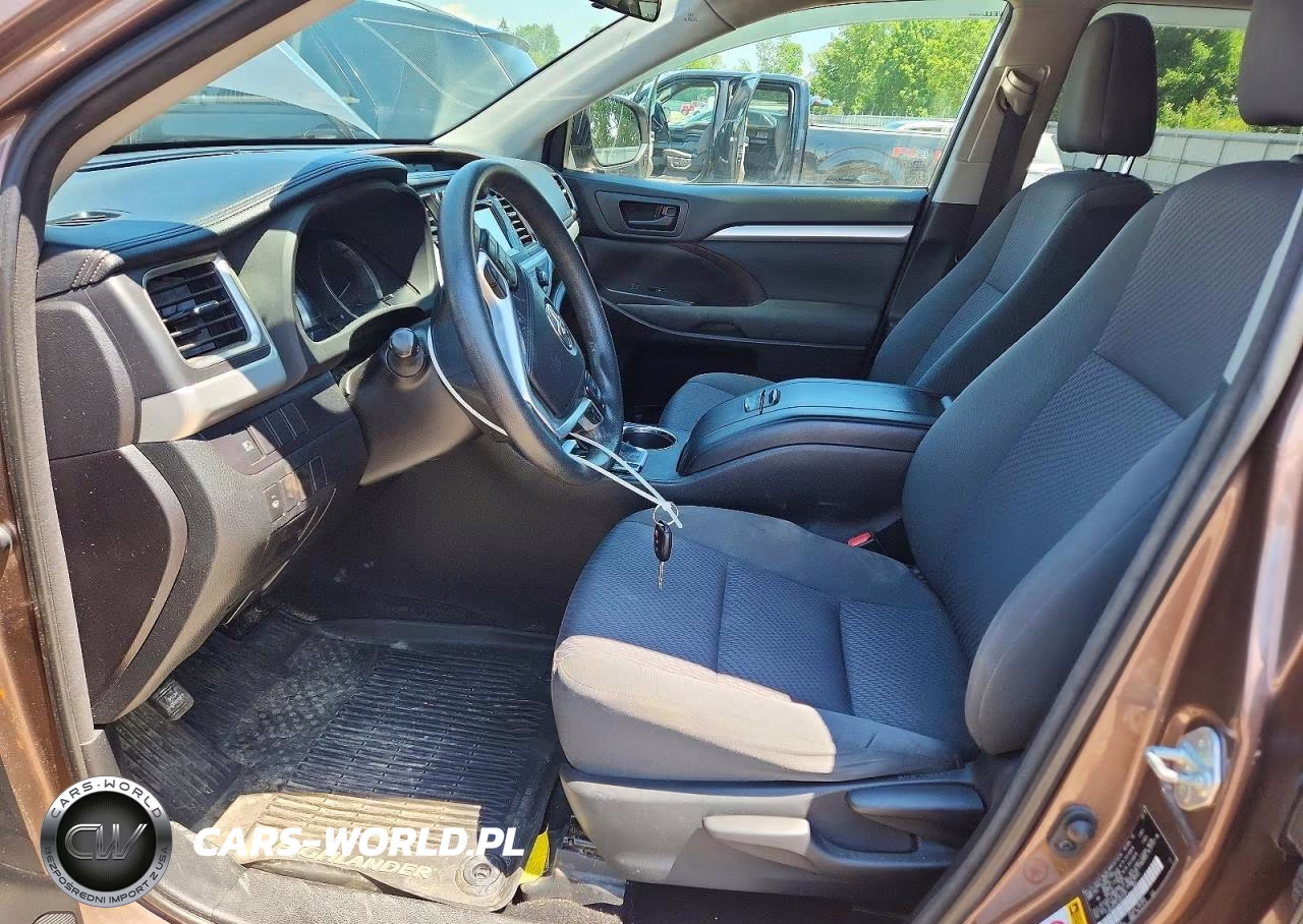 2018 Toyota Highlander VIN:5TDBZRFH4JS872177 - 7