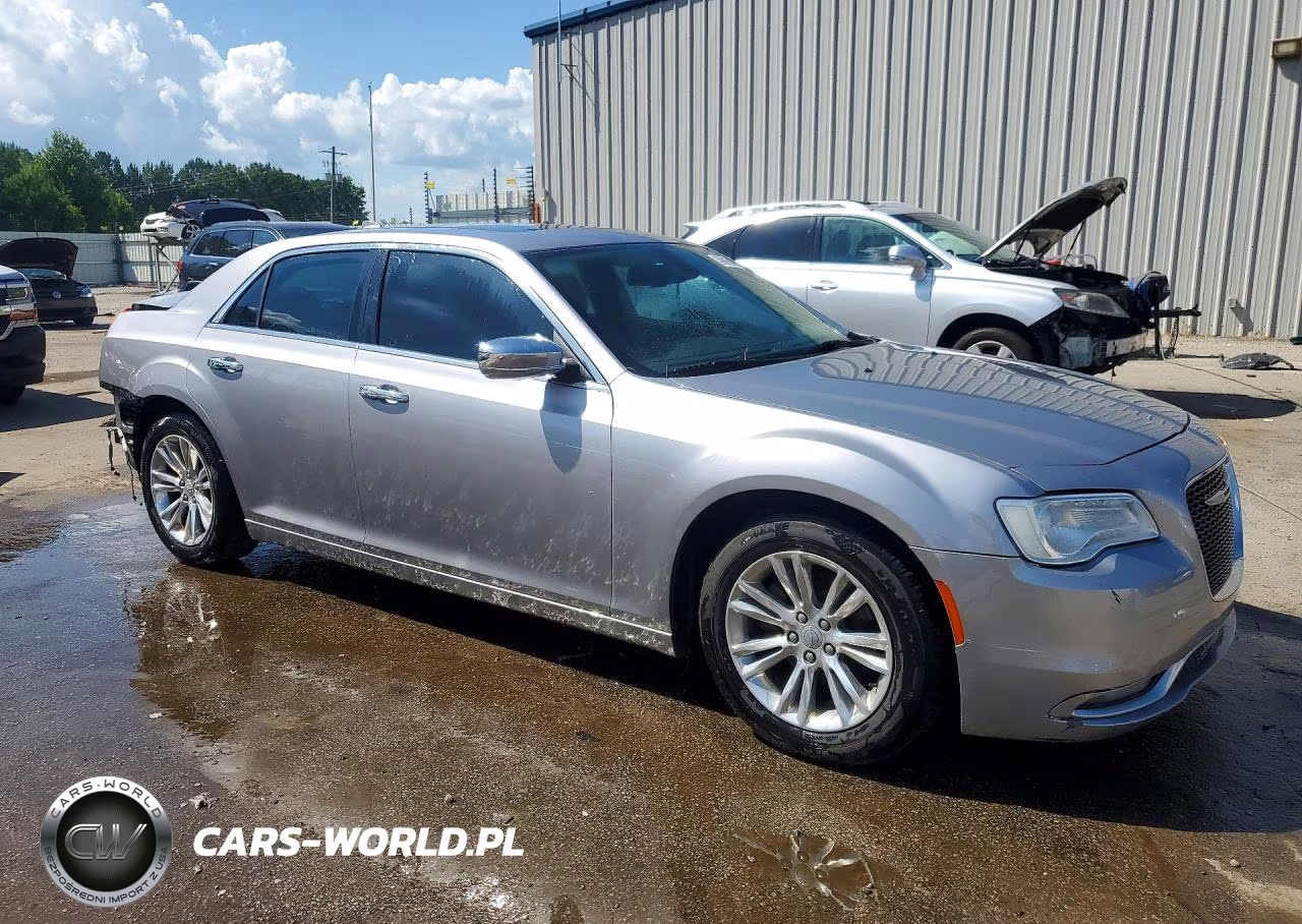 2015 Chrysler 300C VIN:2C3CCAEG7FH903626 - 4