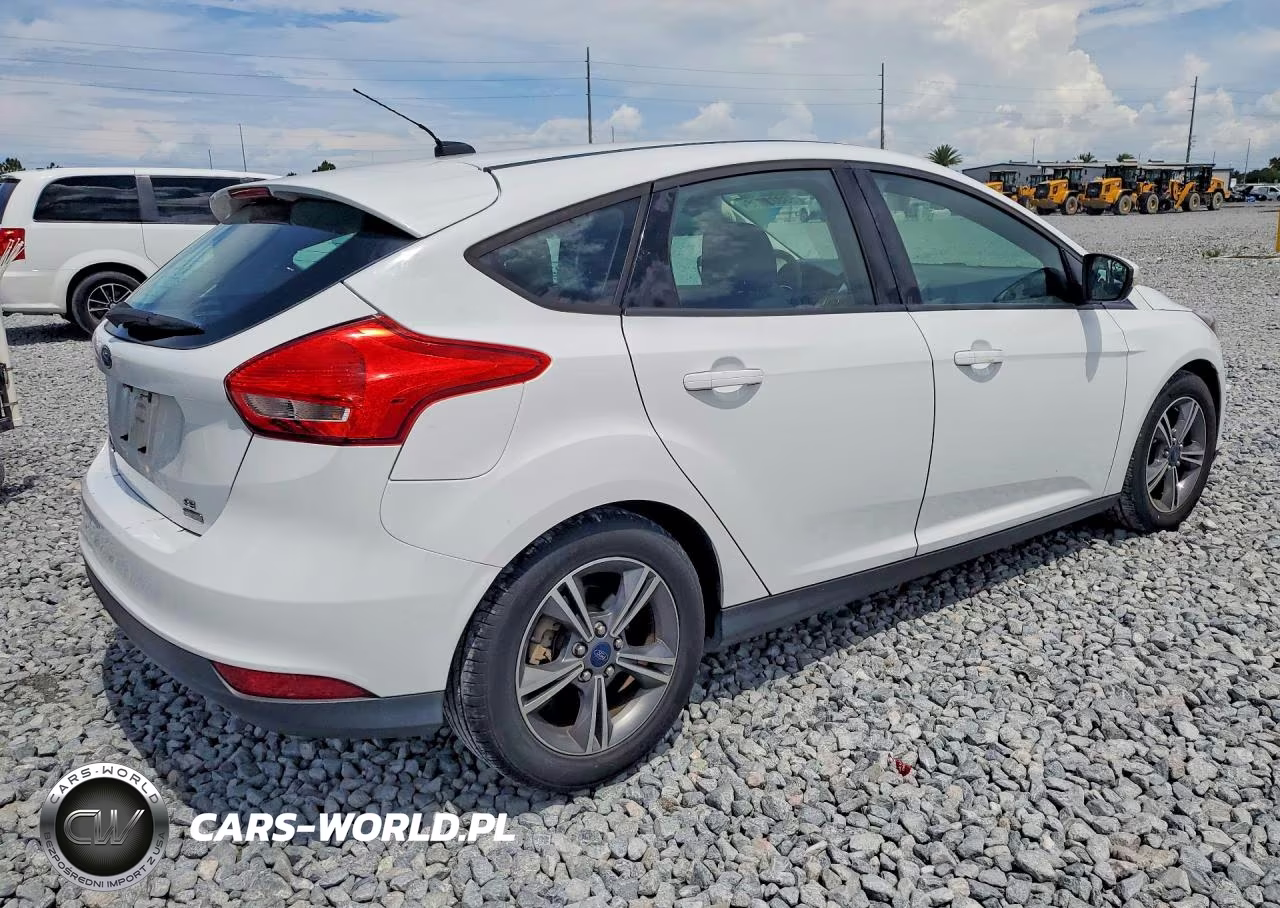 2016 Ford Focus Se VIN:1FADP3KE9GL211302 - 3