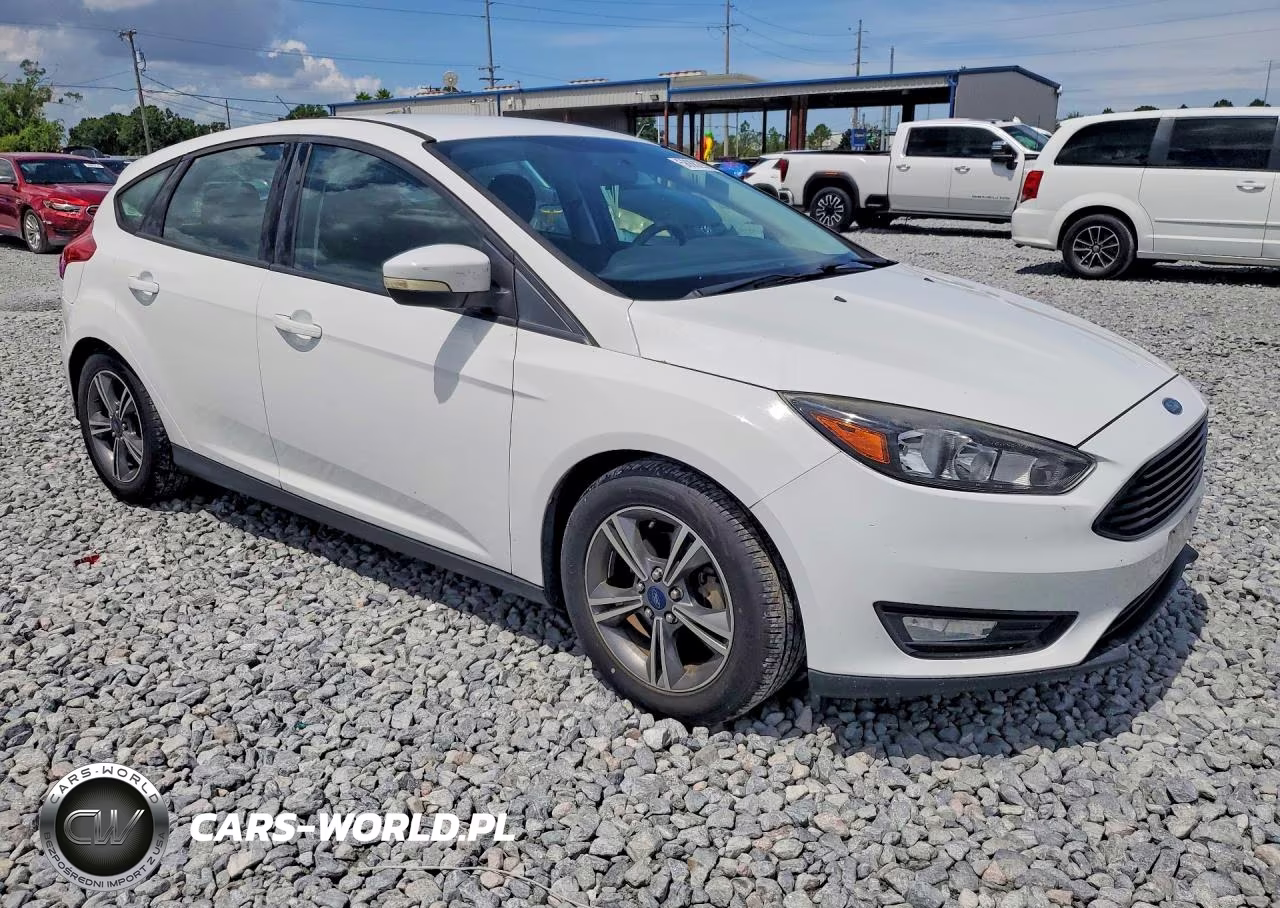 2016 Ford Focus Se VIN:1FADP3KE9GL211302 - 4